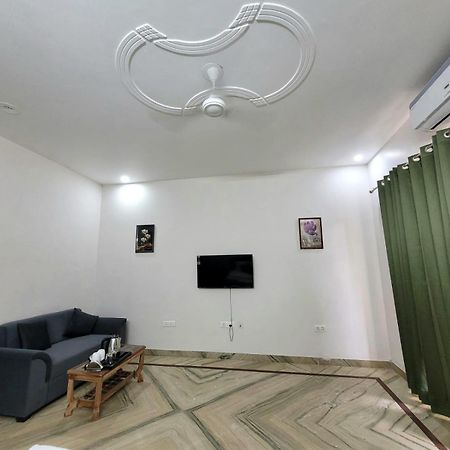 Raj Residency Stay Gurgaon Bagian luar foto