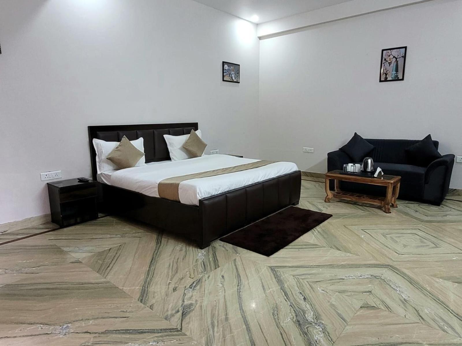 Raj Residency Stay Gurgaon Bagian luar foto