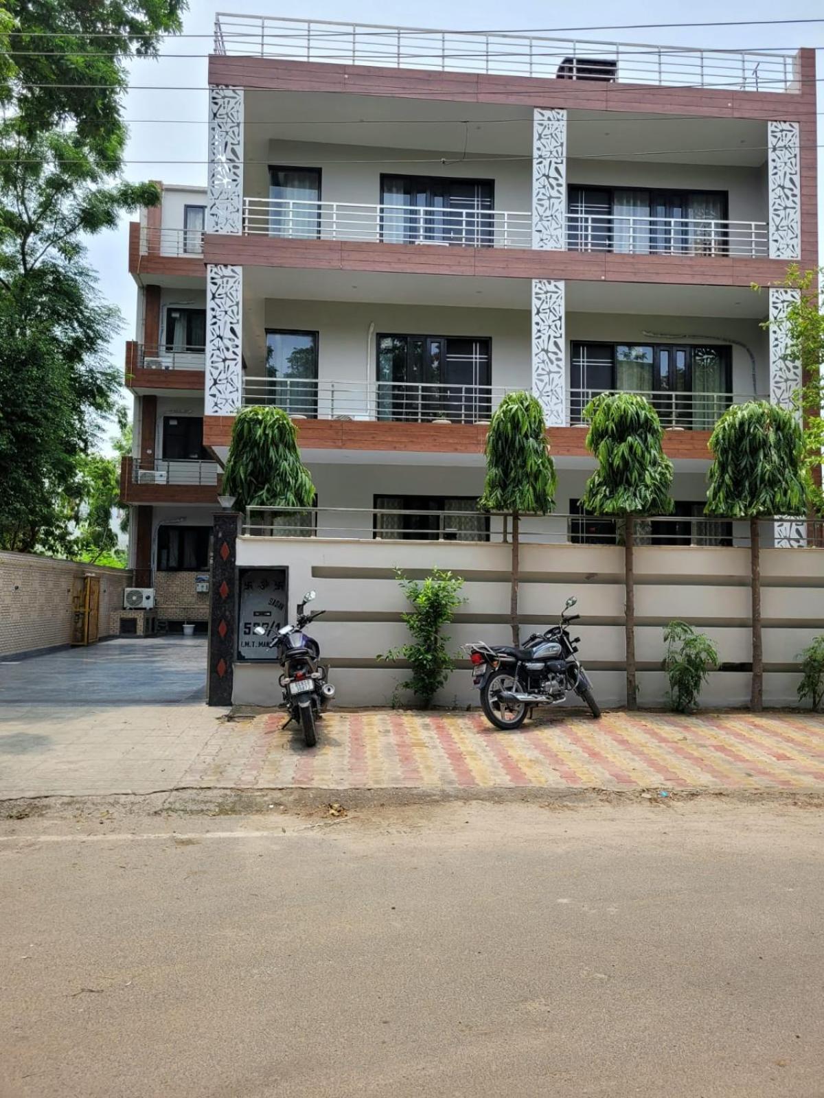 Raj Residency Stay Gurgaon Bagian luar foto